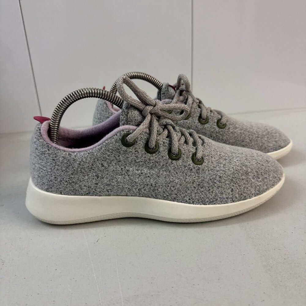Allbirds Women’s Wool Runners Cherry Blossoms (Cream Sole) 9